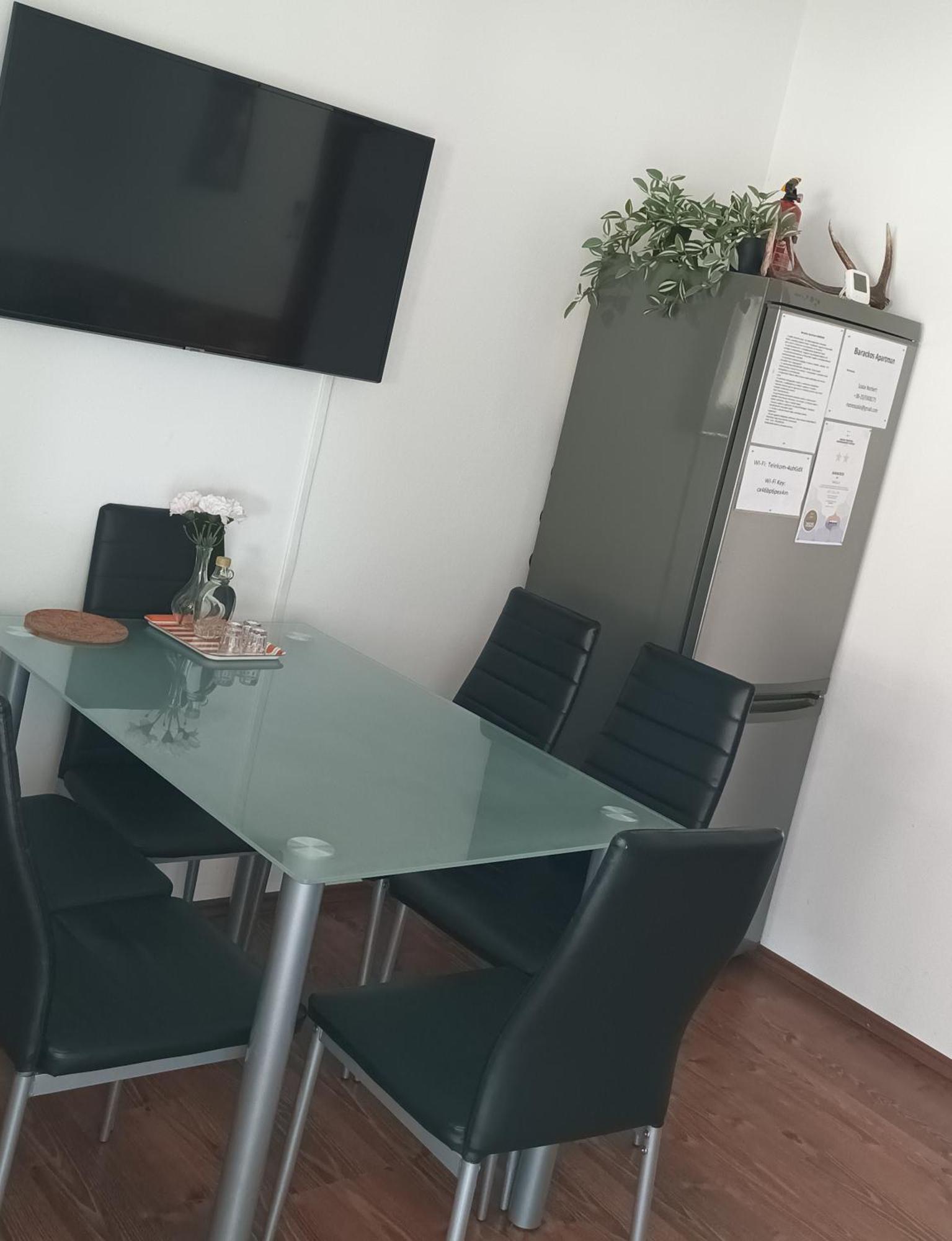 Barackos Apartment